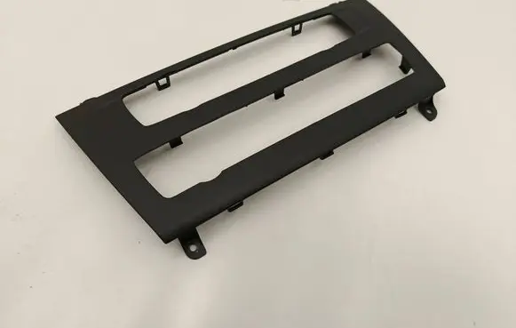 Radio/GPS head unit trim