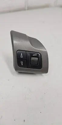 Opel Zafira B Steering wheel buttons/switches 13208858 88139804 305582185057