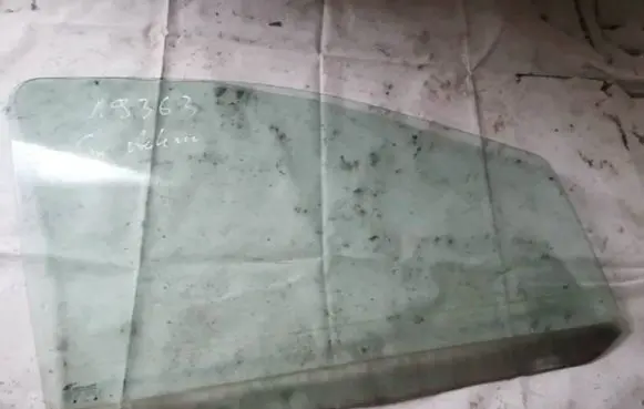 Seat Alhambra (Mk1) Front door window glass four-door as2