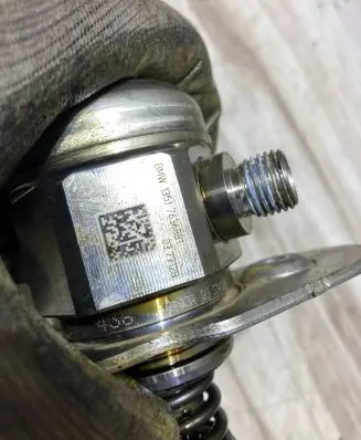 Mini One - Cooper F56 F55 Fuel injection high pressure pump 7636881