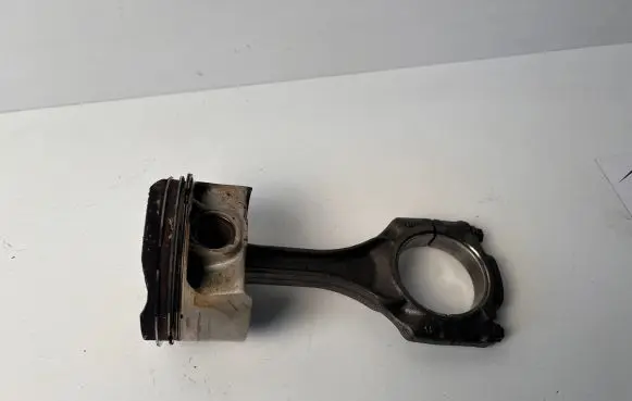 BMW 5 F10 F11 Piston with connecting rod
