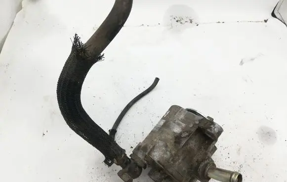 Toyota Avensis T220 Vacuum pump 2930027010 0810002590