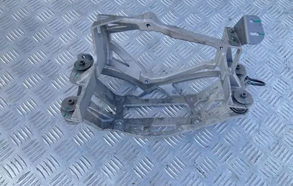 Volvo C40 A/C compressor mount bracket 32352687