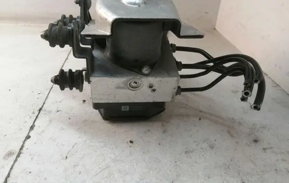 Volkswagen PASSAT B7 ABS Pump 3AA614109N 17654033 54085807B