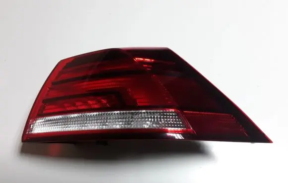 Volkswagen Golf VII Rear/tail lights 5Q0945096Q