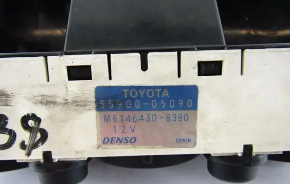 Toyota Avensis T220 Climate control unit 5590005090