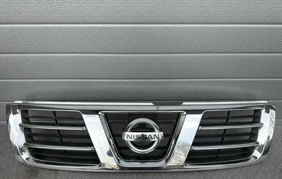 Nissan Patrol Y61 Front grill 62310VC200