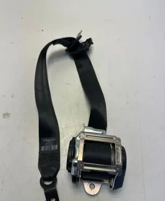 Volvo XC90 Rear seatbelt 39825727 626936000 09122015