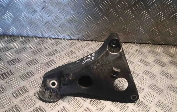 BMW 5 E60 E61 Engine mounting bracket 6777053