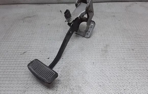 Hyundai Santa Fe Brake pedal