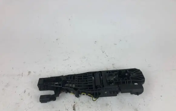 Maserati Levante Rear door exterior handle/bracket 68211282AB