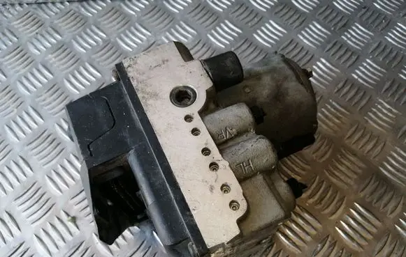 Audi A4 S4 B5 8D ABS Pump 4A0614111G 0265218011