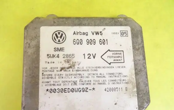 Volkswagen Golf IV Airbag control unit/module 6Q0909601