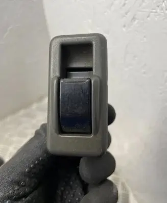 Mitsubishi Pajero Electric window control switch mb781916