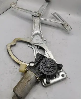 Mercedes-Benz E W210 Front door window regulator with motor 0130821709