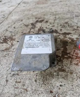 Volkswagen PASSAT B5 Airbag control unit/module 1C0909605 24010105D 5WK43121