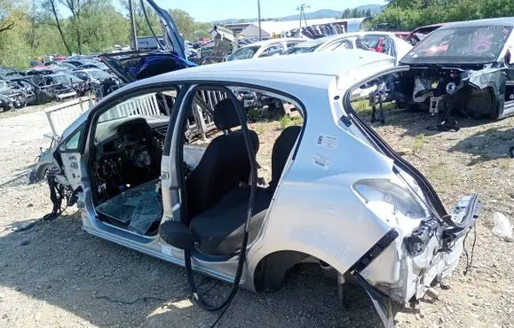 Opel Corsa E Front quarter panel 