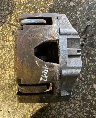 Volvo XC90 Front brake caliper 96030657307