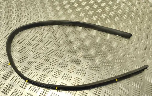 Opel Astra J Sliding door rubber seal 