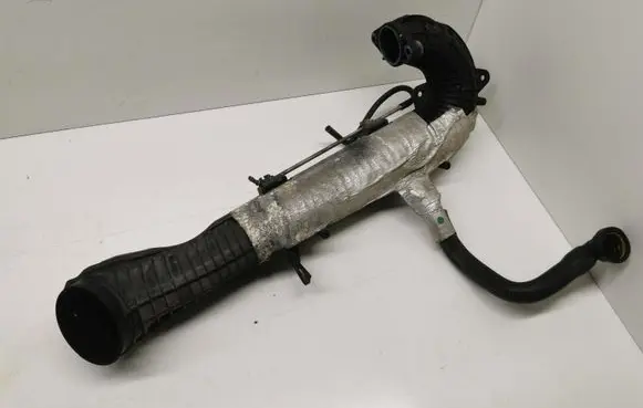 Volvo V50 Intercooler hose/pipe 7689557700