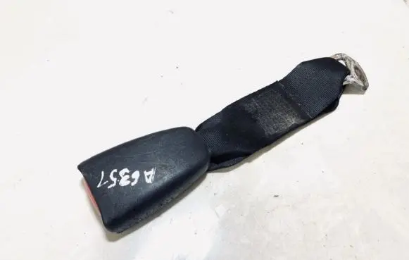 Mitsubishi Carisma Rear seatbelt buckle