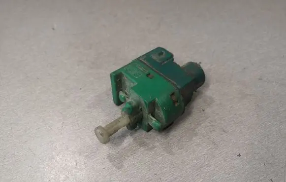 Ford Mondeo Mk III Brake pedal sensor switch 94BB9C872AC