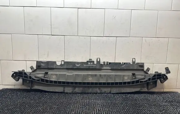 Front bumper skid plate/under tray