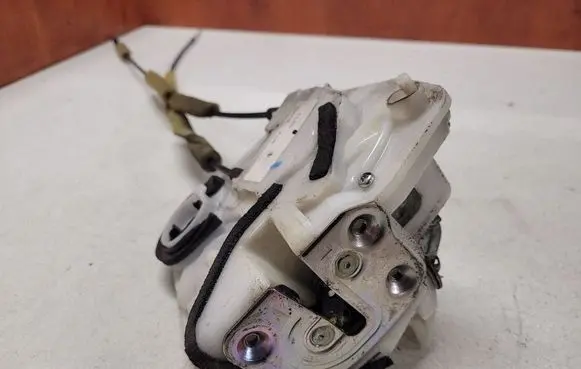 Mazda 6 Rear door lock 8K14B0053