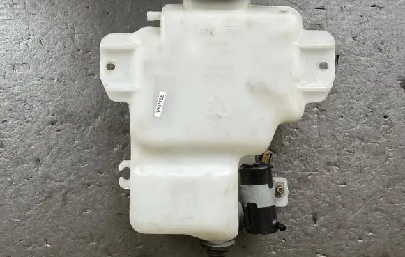Mitsubishi Pajero Windshield washer fluid reservoir/tank MB628750 MB358361