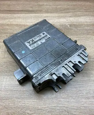 Opel Vectra B Engine control unit/module ECU 90464735 0281001335
