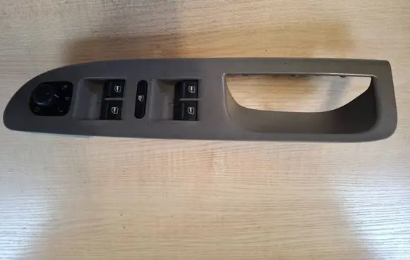 Volkswagen PASSAT B6 Electric window control switch 3C1867171B