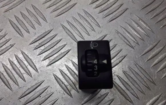 Suzuki Liana Light switch 329-32074