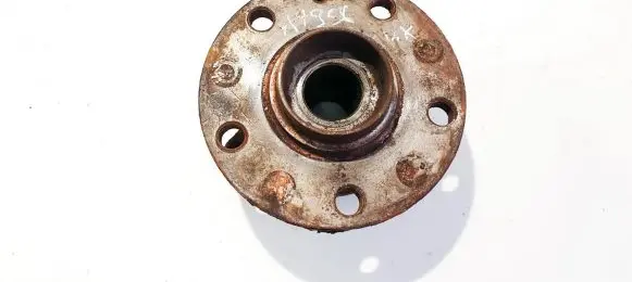 Skoda Octavia Mk2 (1Z) Front wheel hub