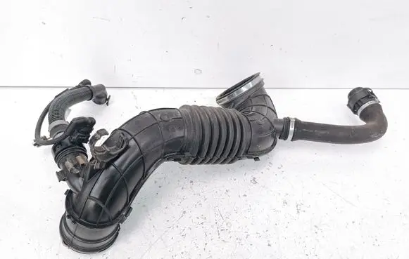 BMW 3 F30 F35 F31 Intercooler hose/pipe 586509