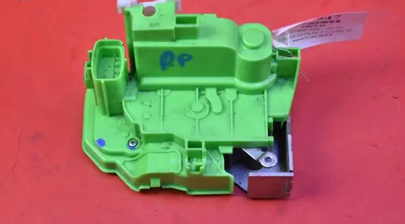Alfa Romeo Mito Front door lock 505166140