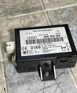 Audi A6 S6 C5 4B Auxiliary heating control unit/module 4D0909509