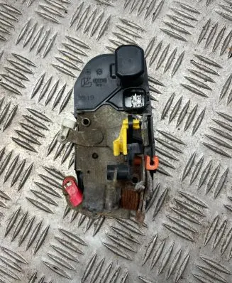 Chrysler Grand Voyager IV Front door lock