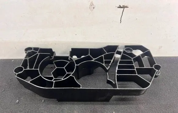 Audi A4 S4 B7 8E 8H Oil breather separator 059103138R