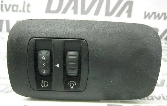 Renault Megane II Headlight level height control switch 8200095495