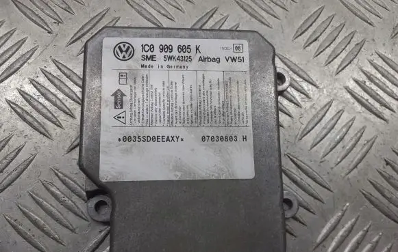 Volkswagen Polo IV 9N3 Airbag control unit/module 1C0909605K