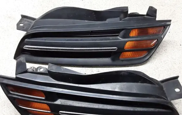 Nissan Micra Front bumper upper radiator grill 89027936 62320AX600