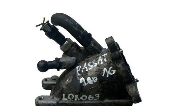 Volkswagen PASSAT B8 Other engine bay part 04L128637A