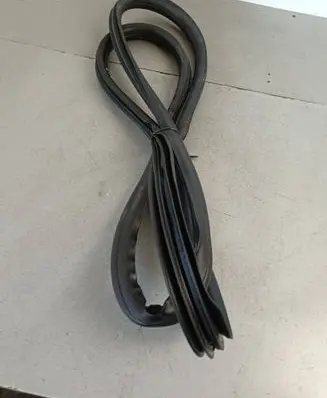 Volvo S60 Rubber seal rear door 