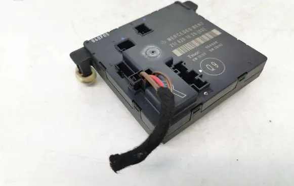 Mercedes-Benz E W211 Door control unit/module 2118201626