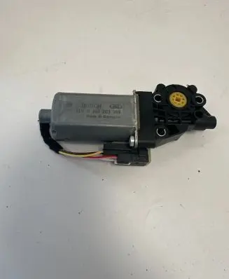 Porsche Cayenne (92A) Seat adjustment motor 0390203389