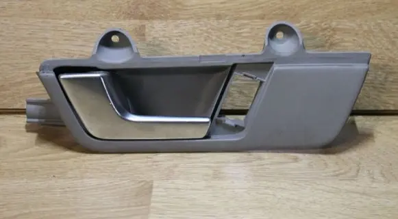 Audi A4 S4 B7 8E 8H Front door interior handle 8E1837019