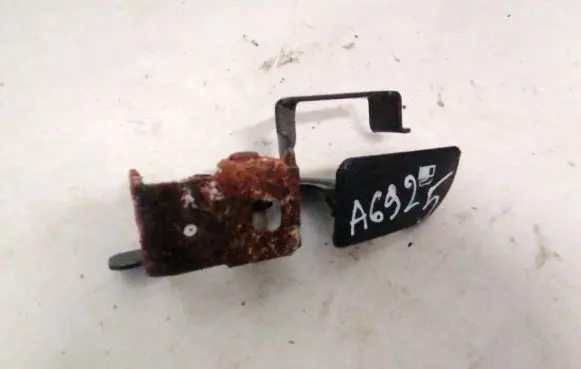Hyundai Accent Fuel tank opening switch 