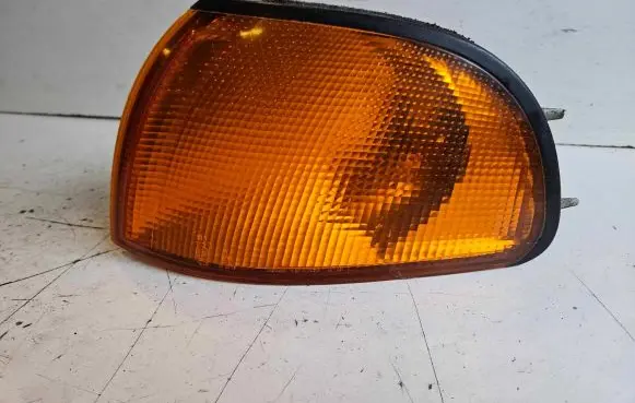 Mitsubishi L400, Space Gear Front indicator light 21087053