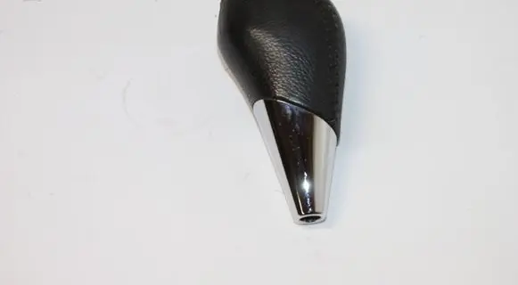 Toyota Avensis T270 Gear lever shifter trim leather/knob