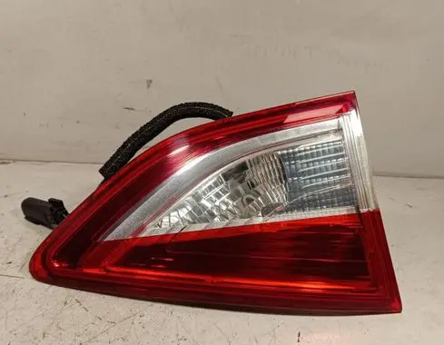 Tailgate rear/tail lights